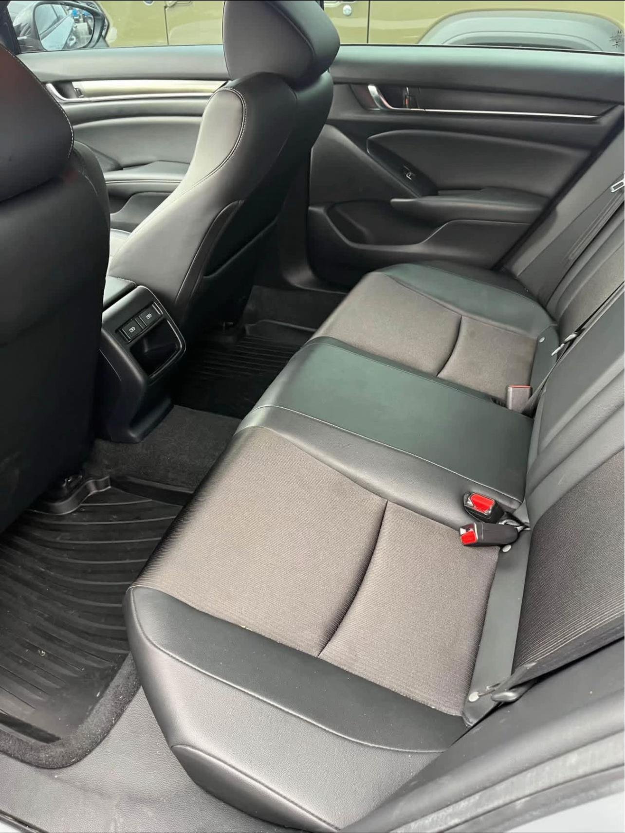 2022 Chevrolet Silverado LT 4x2 2.7L Turbo Max Engine - Image 9