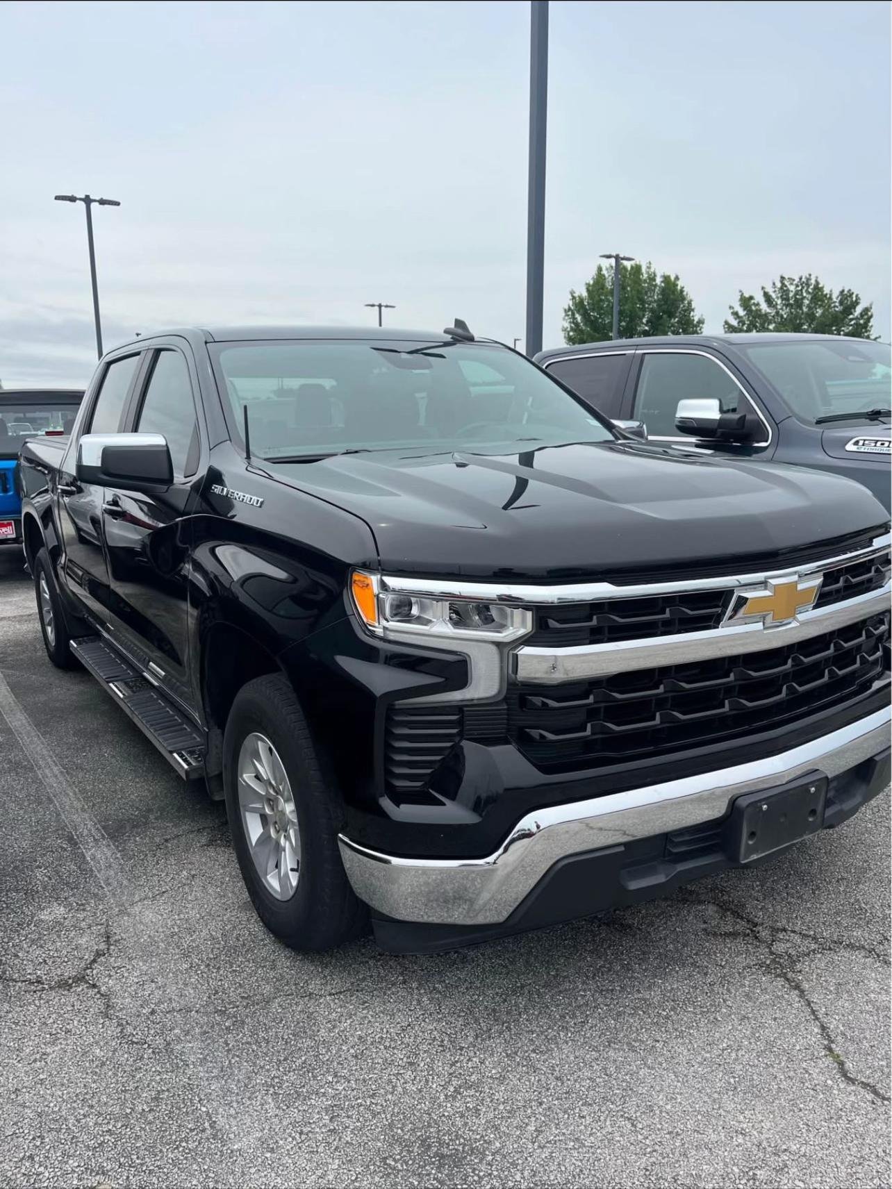 2022 Chevrolet Silverado LT 4x2 2.7L Turbo Max Engine - Image 7