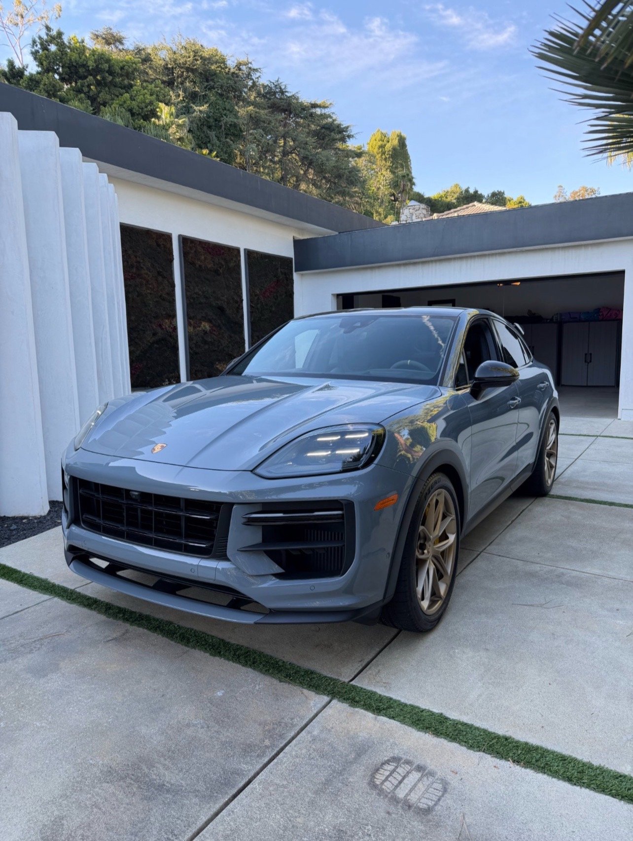 2025 Porsche Cayenne Turbo GT - Image 11
