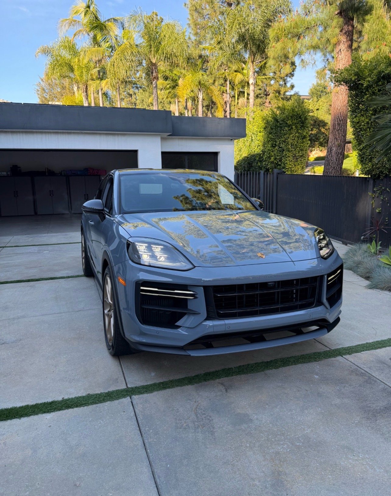 2025 Porsche Cayenne Turbo GT - Image 8