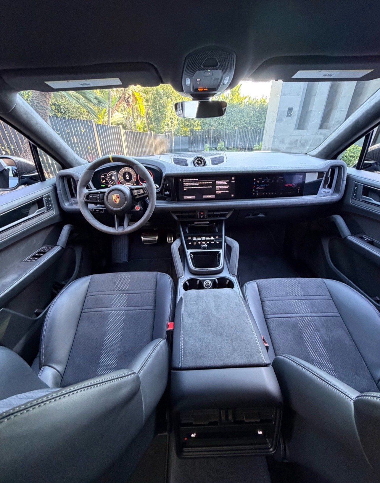 2025 Porsche Cayenne Turbo GT - Image 12