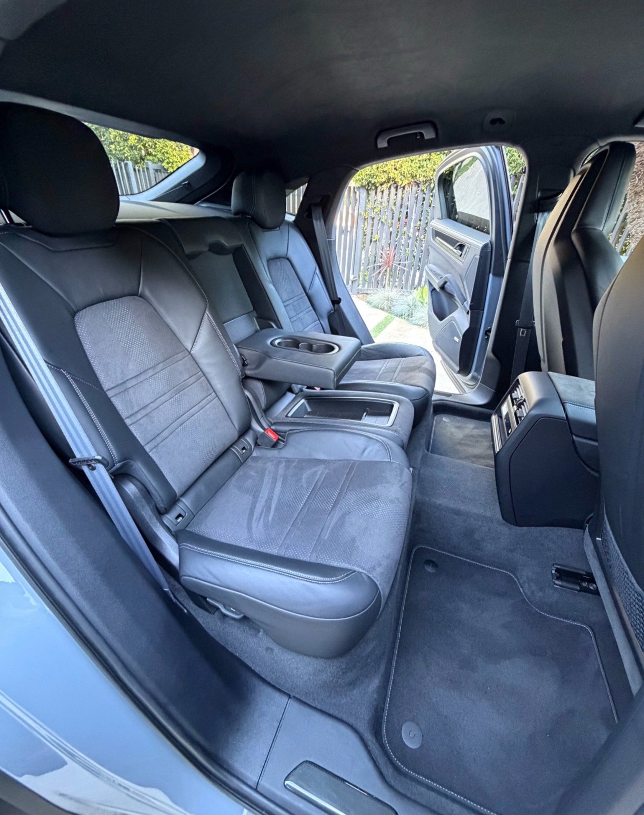 2025 Porsche Cayenne Turbo GT - Image 7