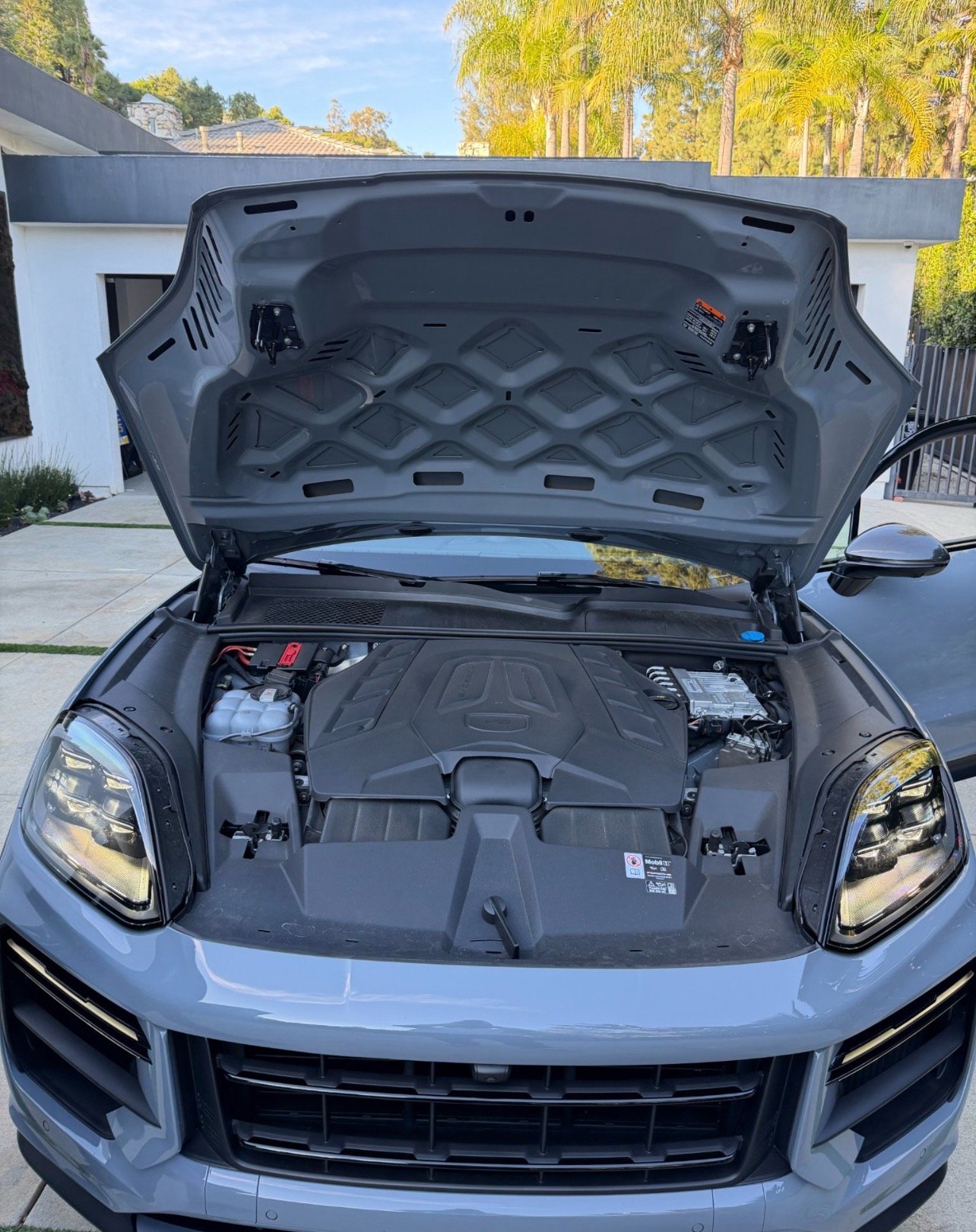 2025 Porsche Cayenne Turbo GT - Image 5